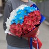 15 хризантем в букете Флаг России